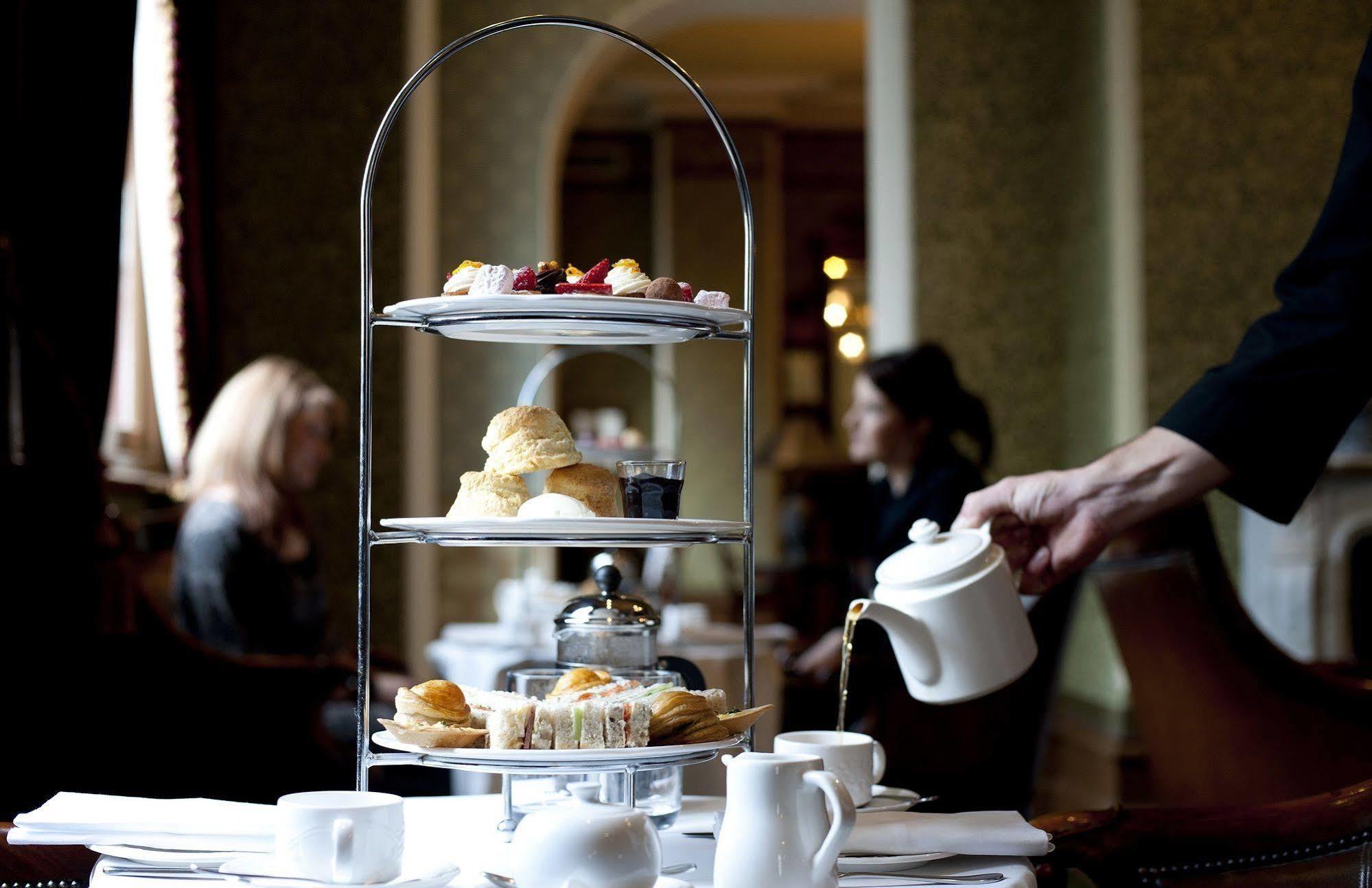 Craig'S Royal Hotel Ballarat Exterior foto Afternoon tea at the Ritz