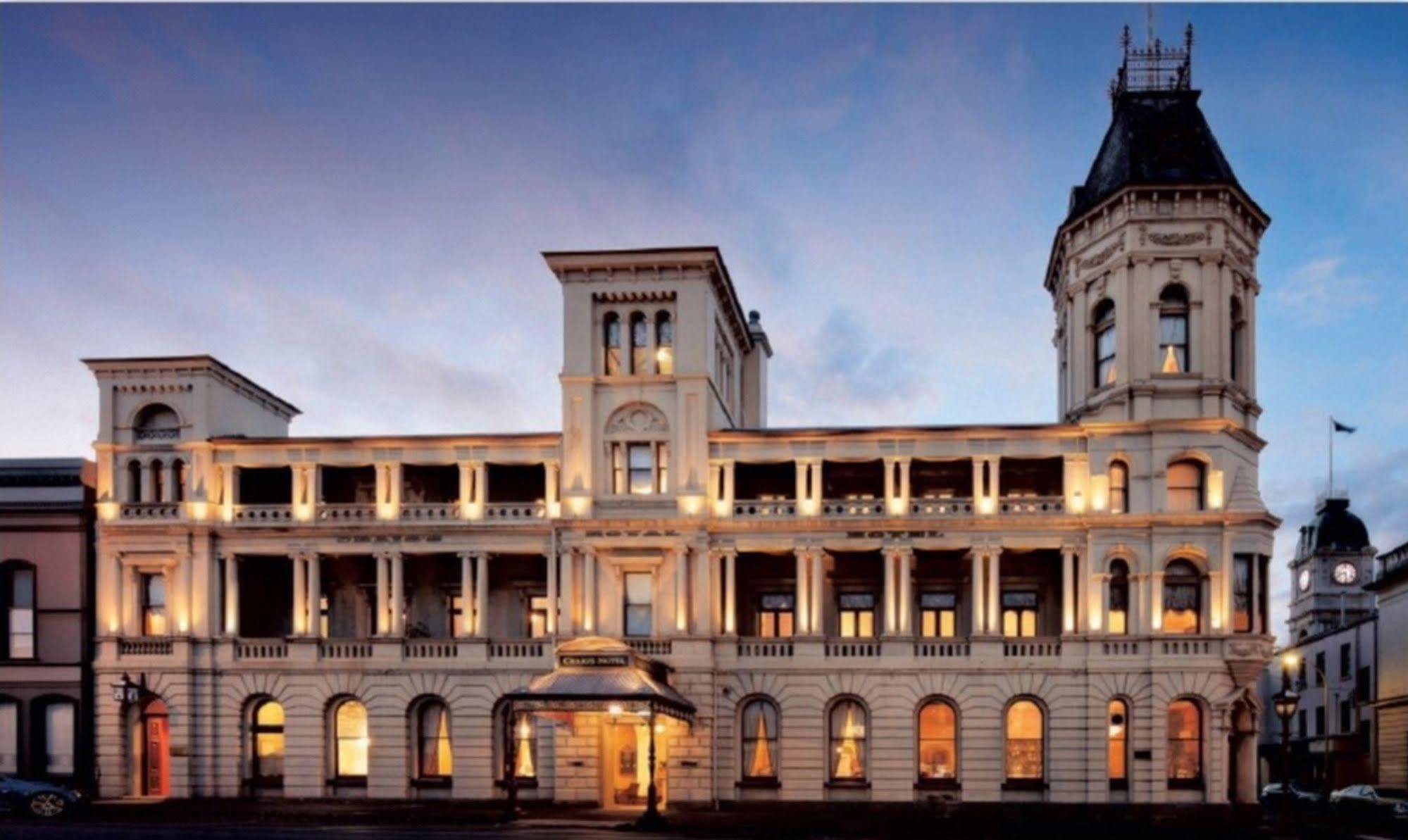 Craig'S Royal Hotel Ballarat Exterior foto The hotel at night